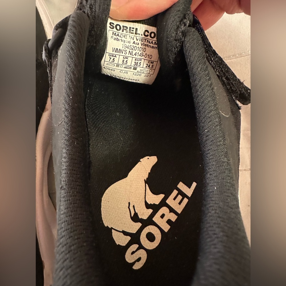 Sorel 7.5 Velcro Wrap Tennis Shoe - Picture 3 of 4